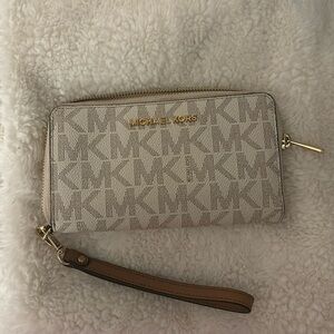 Michael Kors Wristlet